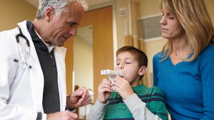 Spýtajte sa na manažment astmy svojho zdravotníckeho odborníka alebo lekárnika