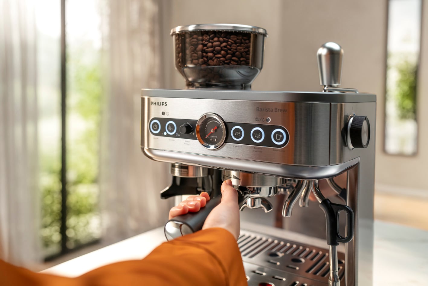 Príprava kávy v kávovare Philips Barista Brew